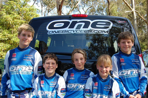 ONE-austeam-092009