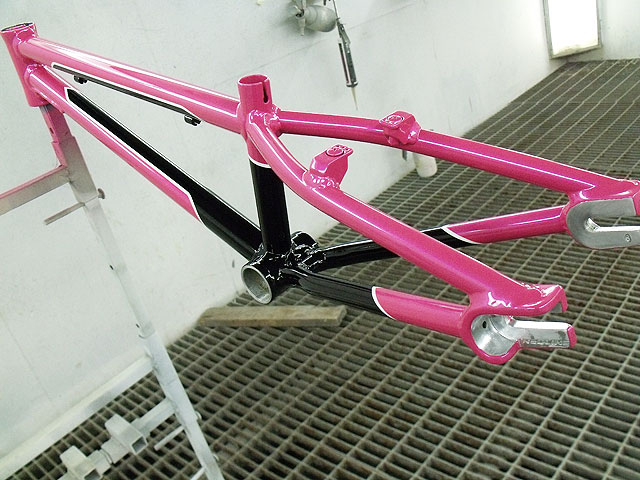 painting bmx frame